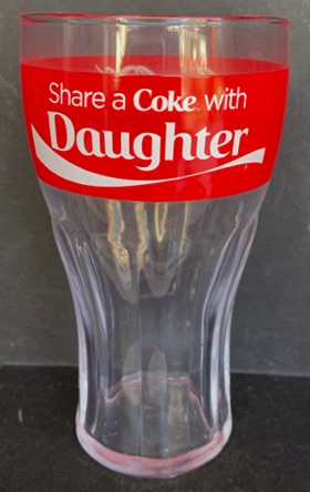 309005-1 € 4,00 coca cola glas contour met tekst- DAUGHTER d 7,50 H14 cm.jpeg
